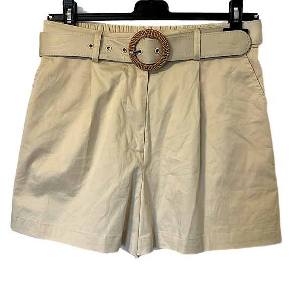 BUCKLED BELTED SHORTS WITH POCKETS - Picture 7 of 11